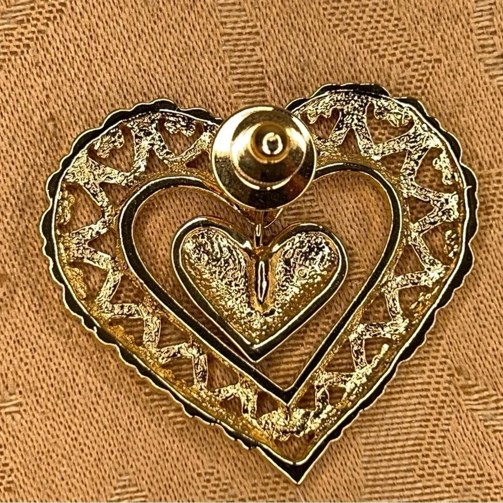 VINTAGE GOLD HEART BROOCH RETRO